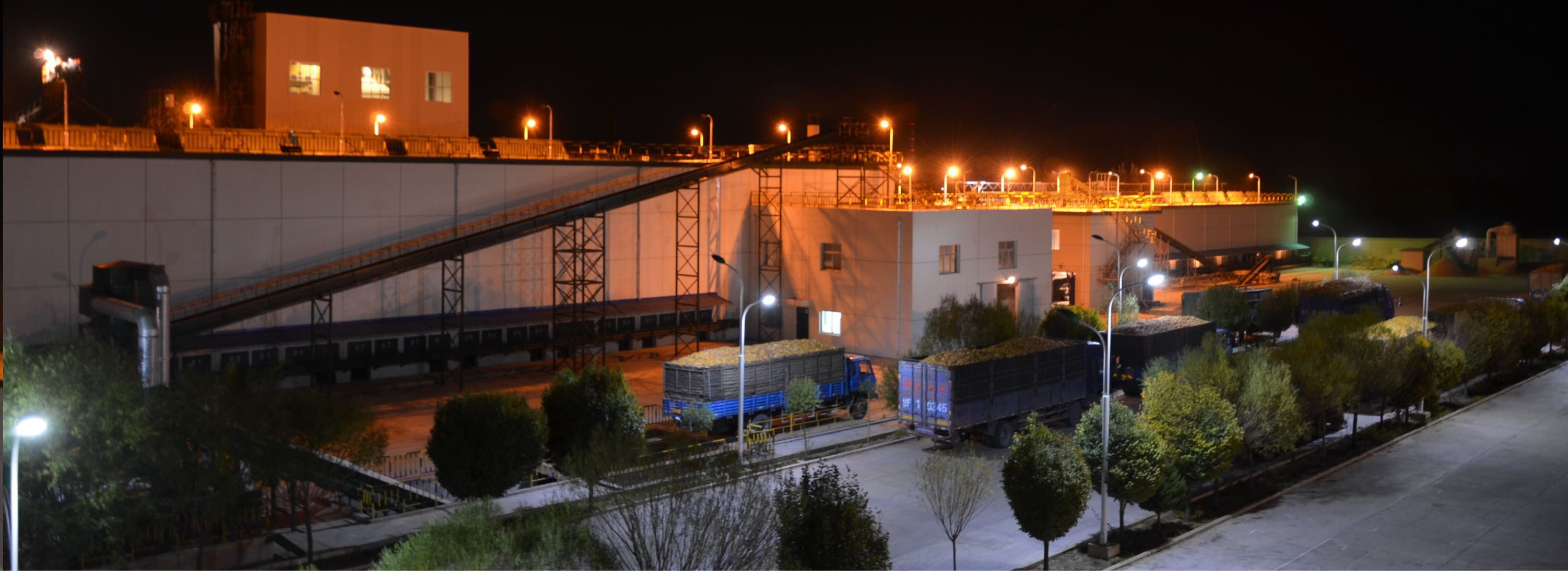 三一重工86米世界最長(zhǎng)臂架泵車(chē)下線(xiàn)