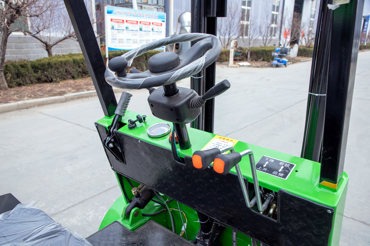 HWC-1.5T電動叉車