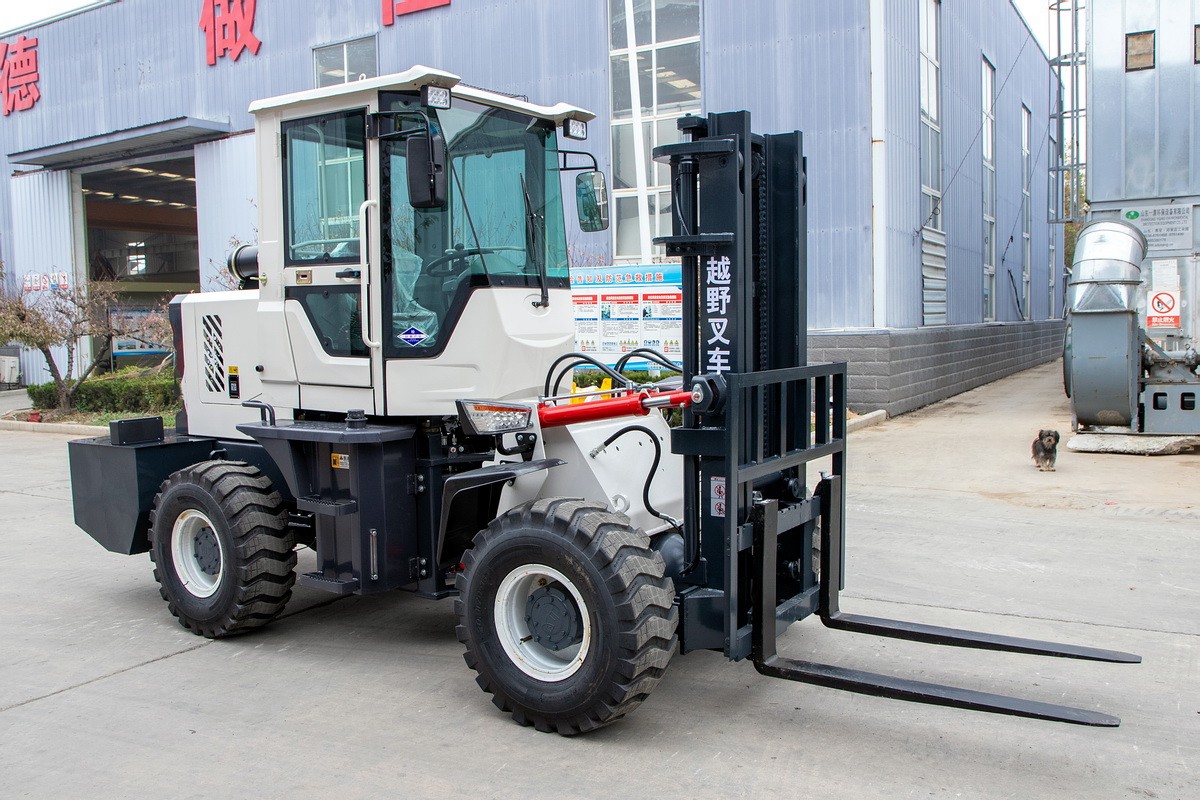 HWC-40A燃油叉車(chē)