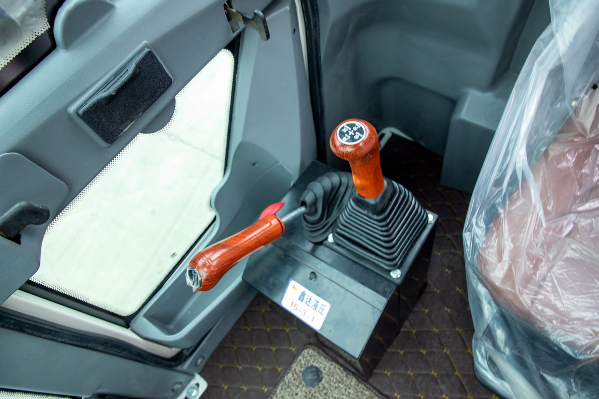 HWC-40A燃油叉車(chē)