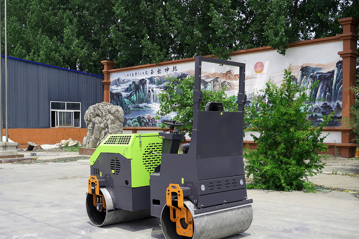 HW-3T座駕式壓路機