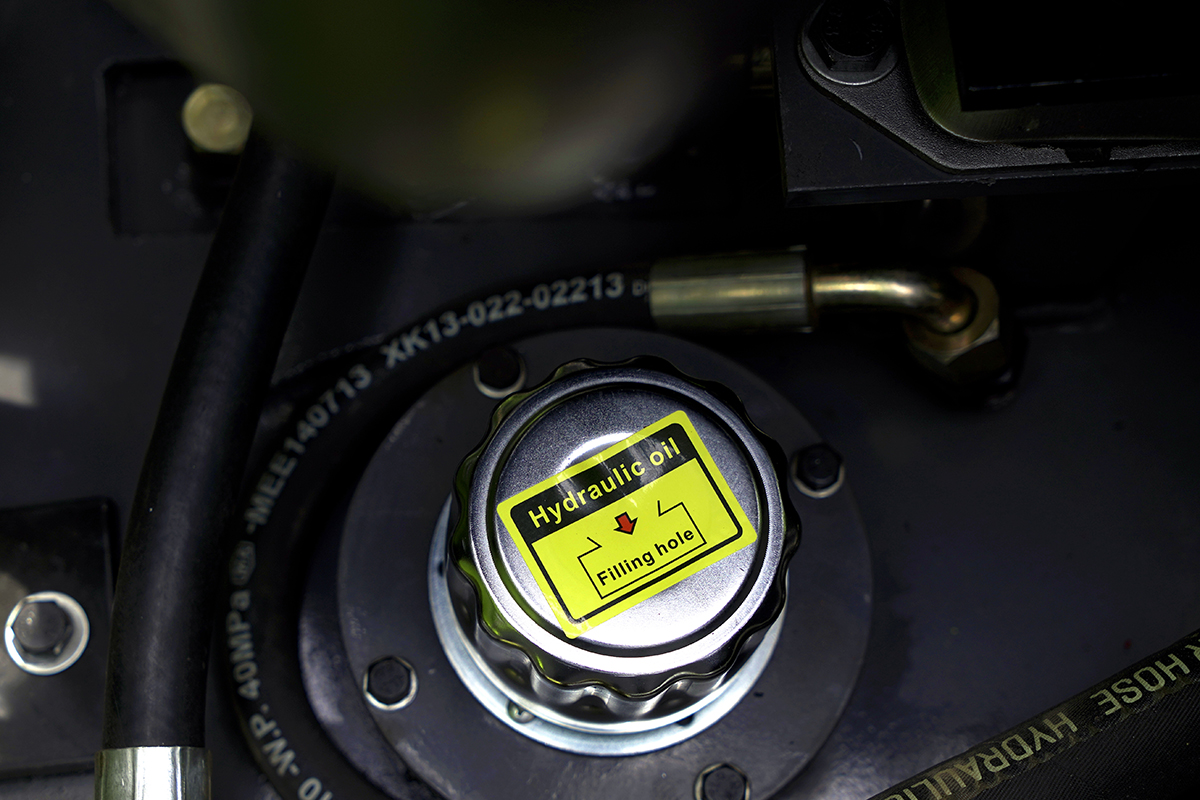 HW-3T座駕式壓路機