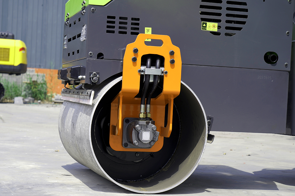 HW-3T座駕式壓路機